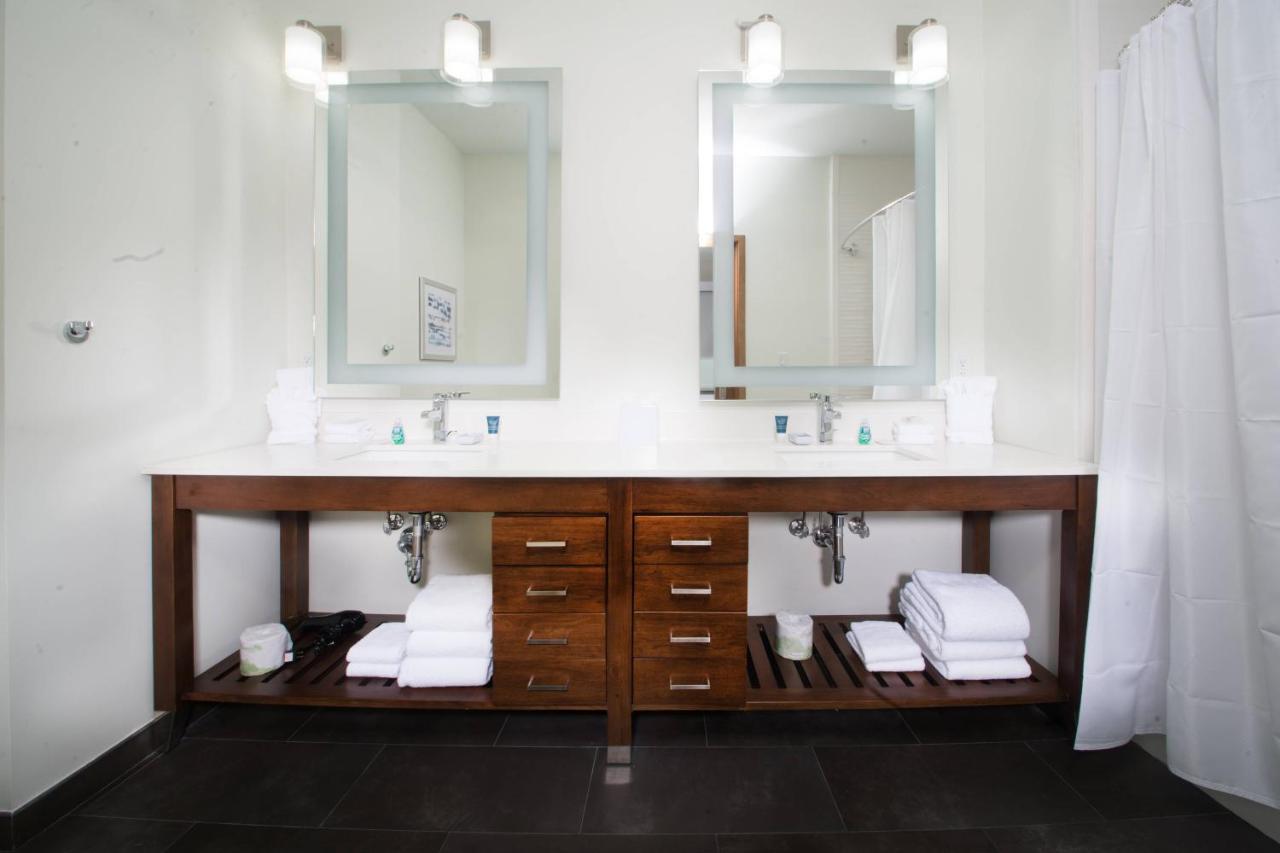 Four Points By Sheraton Houston Intercontinental Airport Hotel 3*