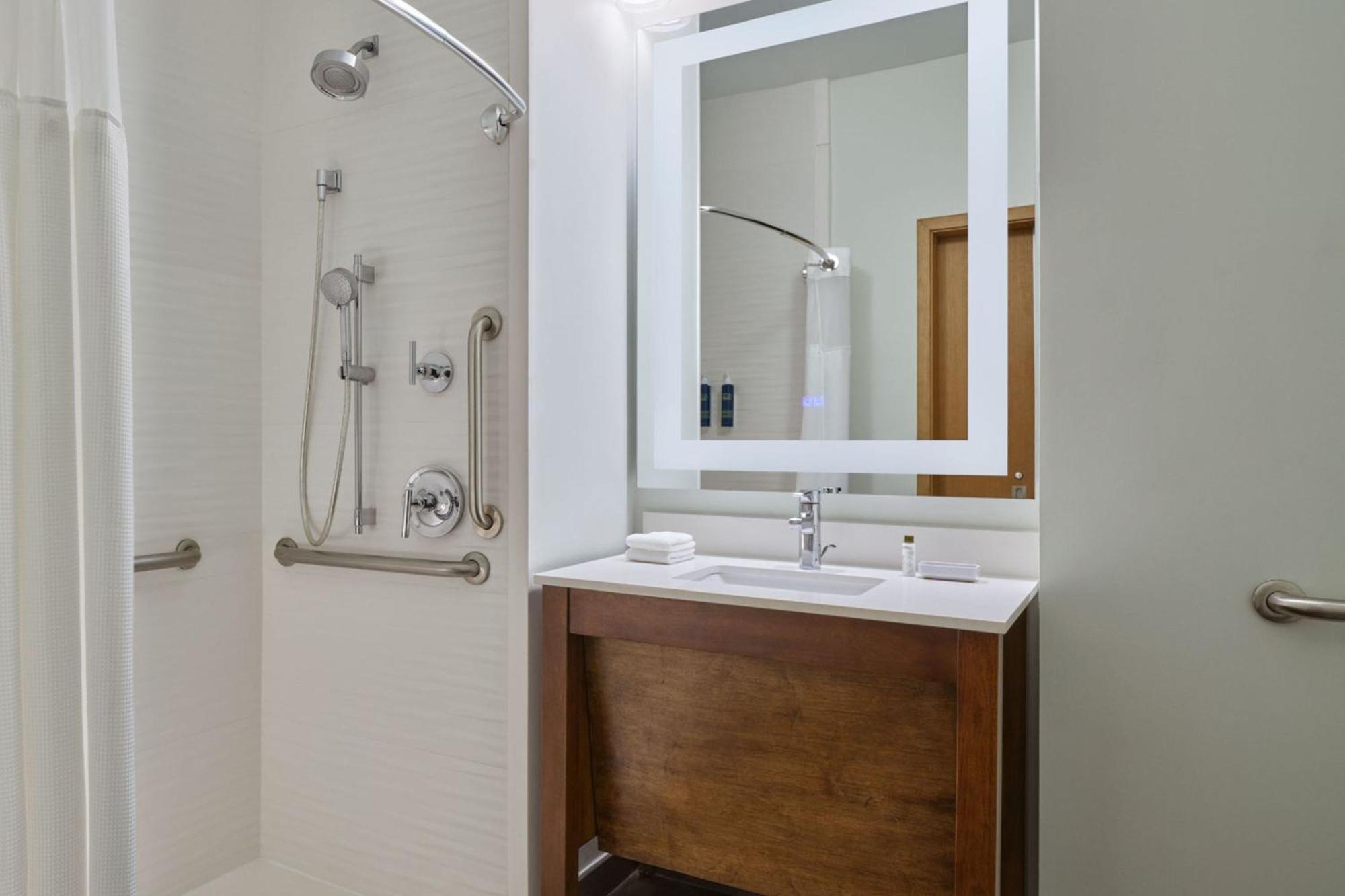 Four Points By Sheraton Houston Intercontinental Airport Hotel 3*