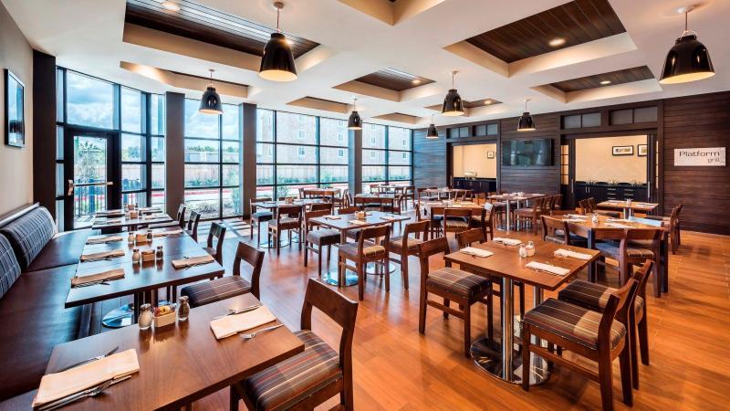 Hotel Four Points By Sheraton Houston Intercontinental Airport 3*